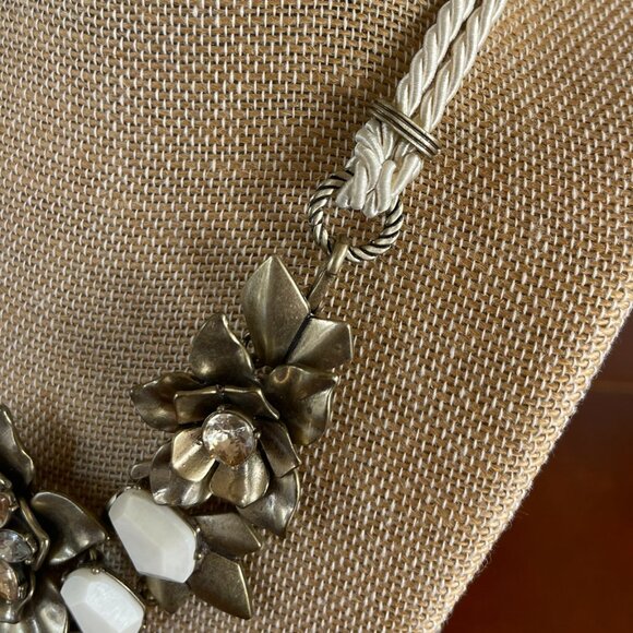 Gardenia Convertible Statement Necklace - Picture 10 of 16